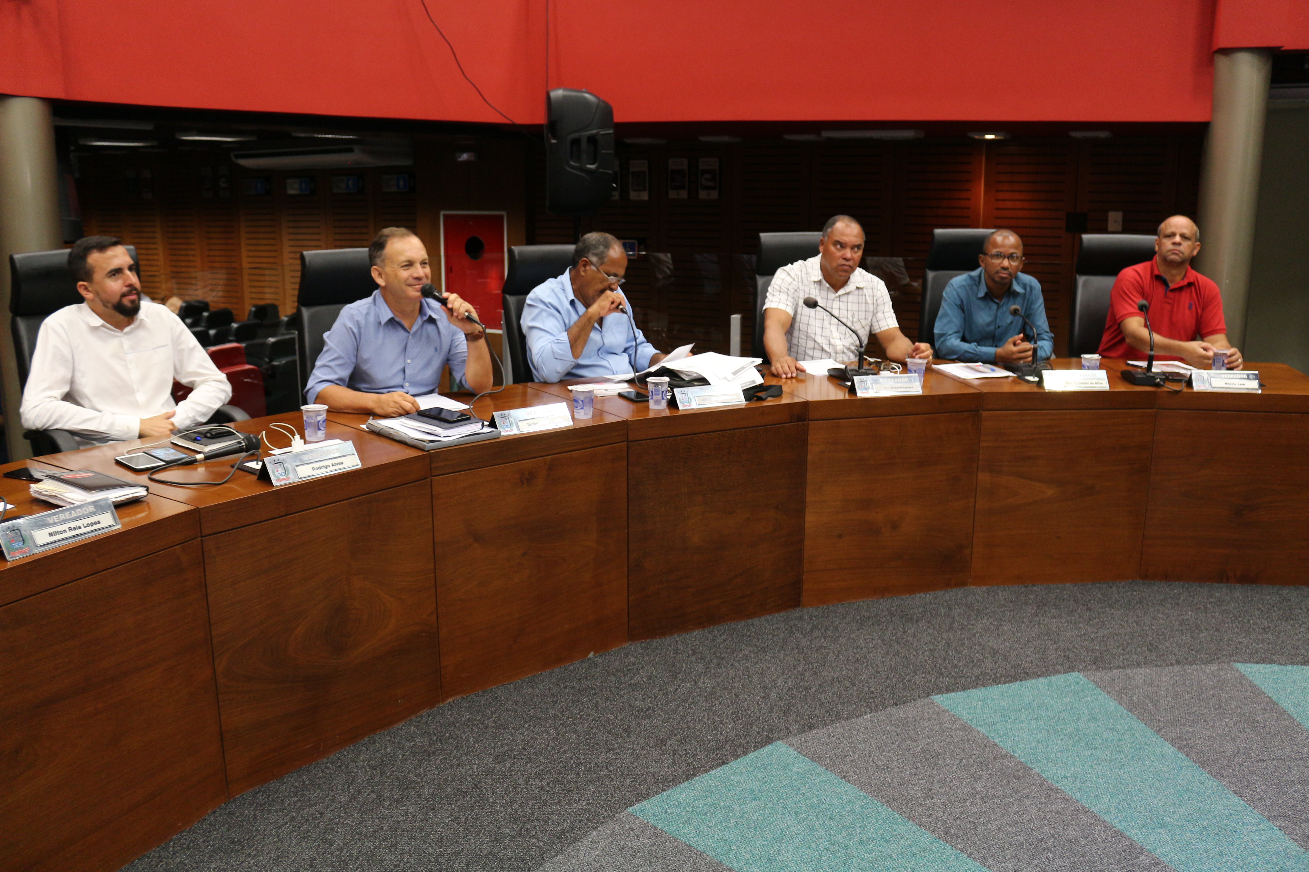 Projeto que prevê aumento de salário de vereadores, prefeito e vice causa  polêmica em Ijaci – Lavras24horas